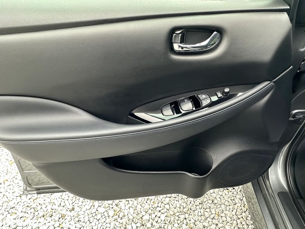 Nissan Leaf 40 kWh TEKNA - 25