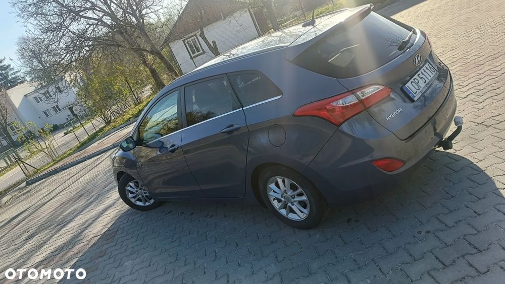 Hyundai i30 blue 1.6 CRDi Trend - 4
