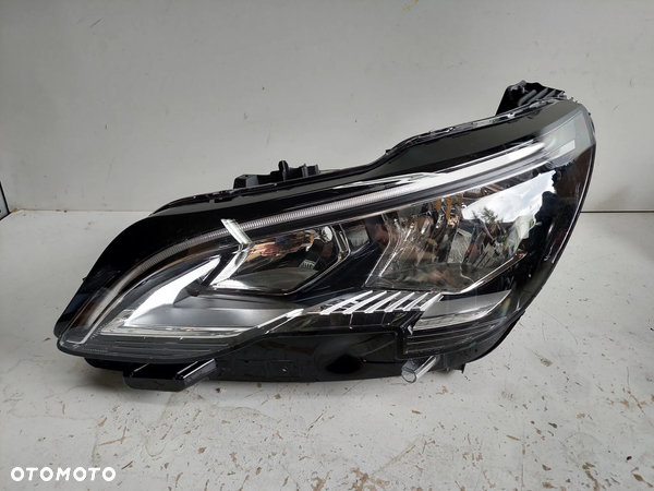 PEUGEOT 3008 5008 II lampa lewa EU
