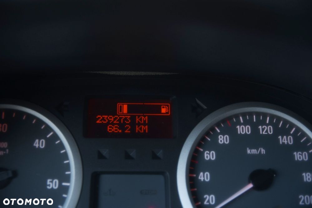 Opel Vivaro - 26