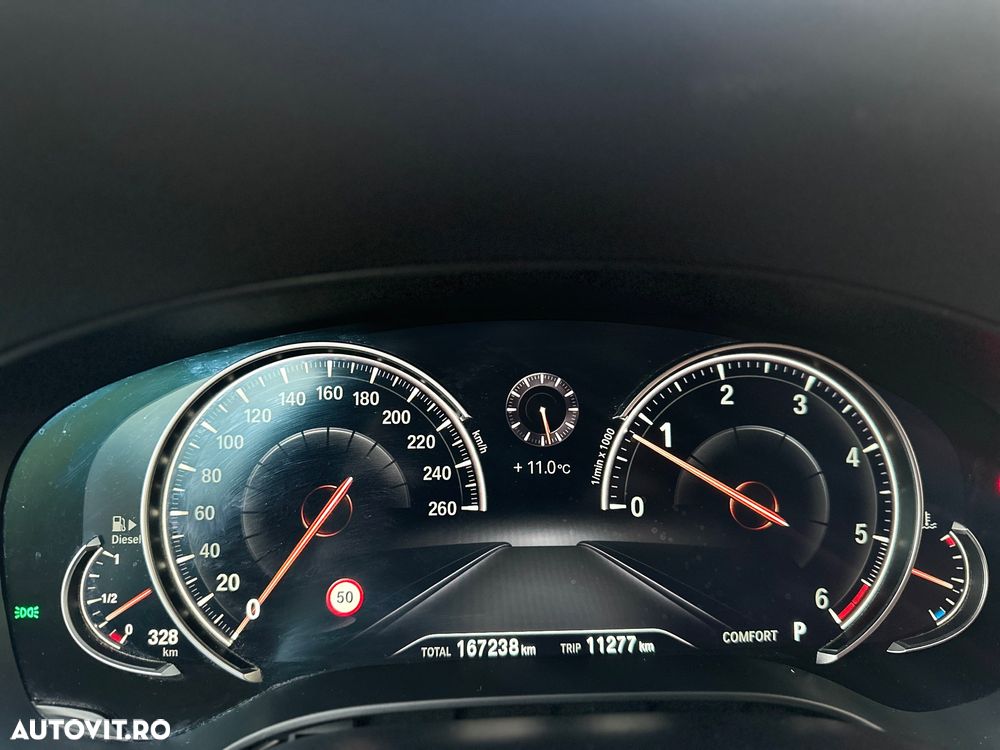 BMW Seria 5 520d Aut. Sport Line - 36