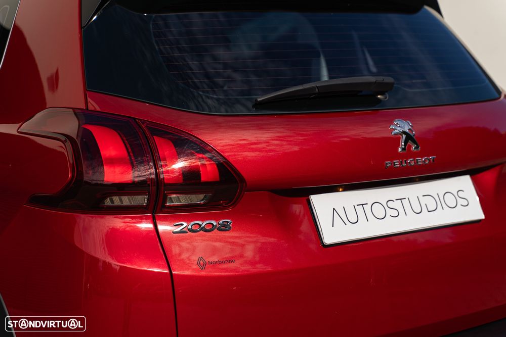 Peugeot 2008 1.2 PureTech Allure EAT6 - 8