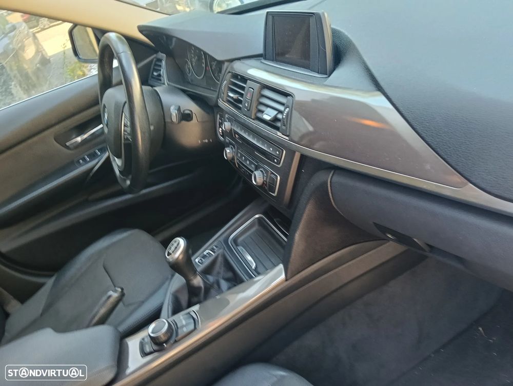 BMW 318 d xDrive Line Modern - 17