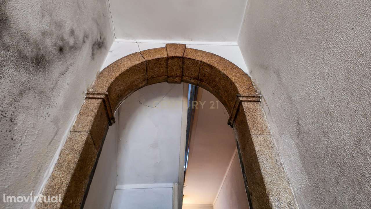 Prédio para reconstrução no Freixo / Gondomar - Grande imagem: 5/32