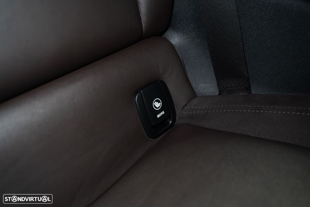 MINI 3 Portas Cooper D - 18