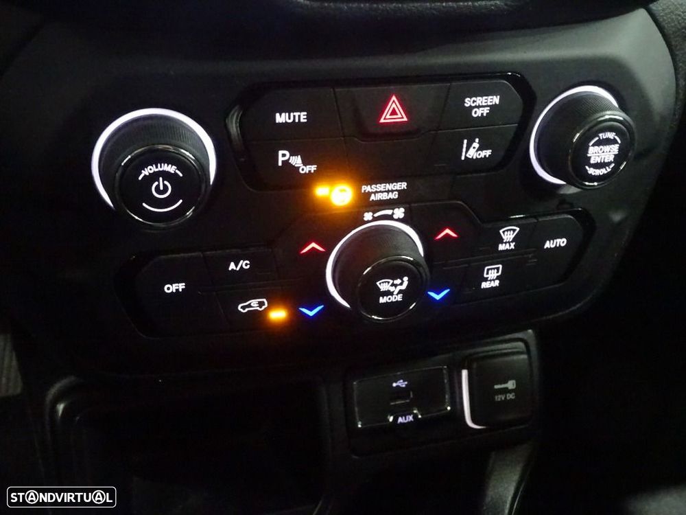 Jeep Renegade 1.0 T Limited - 31