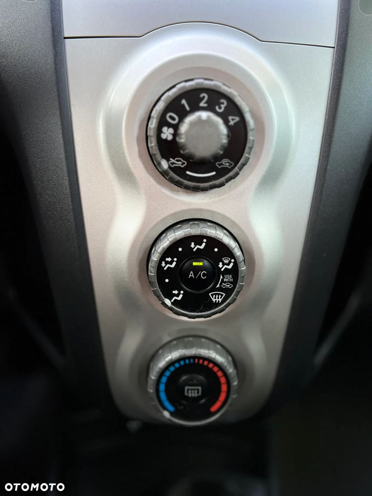 Toyota Yaris - 22