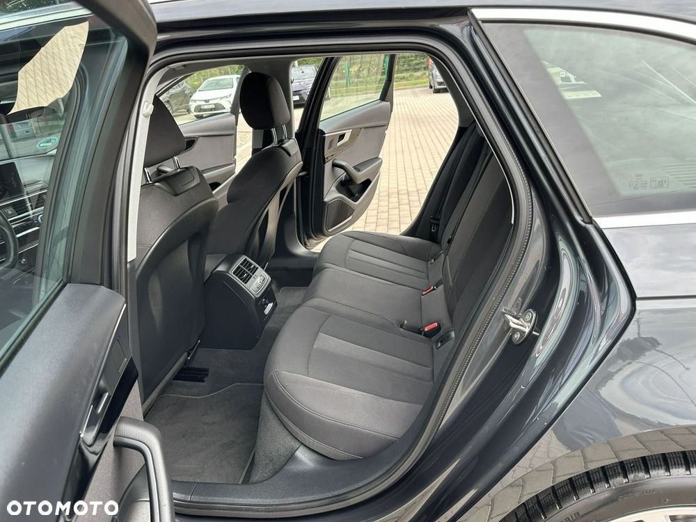 Audi A4 Avant 40 TFSI S tronic S line - 12