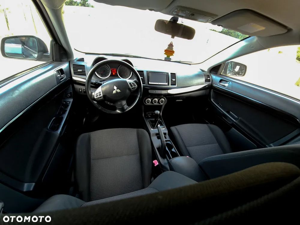 Mitsubishi Lancer 1.8 Intense - 16