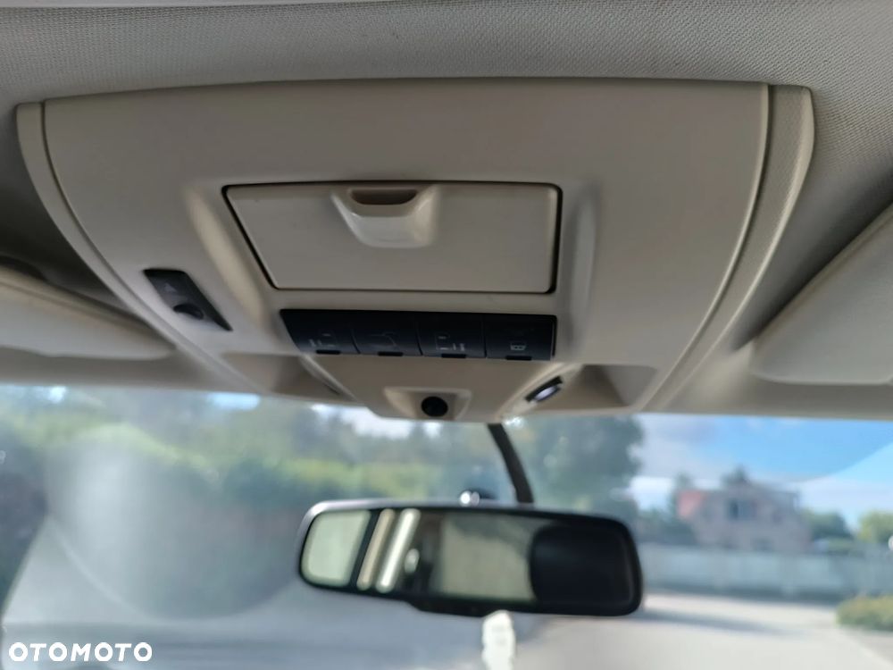 Chrysler Grand Voyager 2.8 CRD Automatik Limited - 23