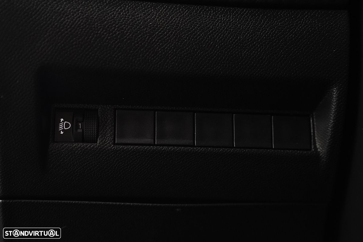 Peugeot 2008 1.2 PureTech Allure - 20