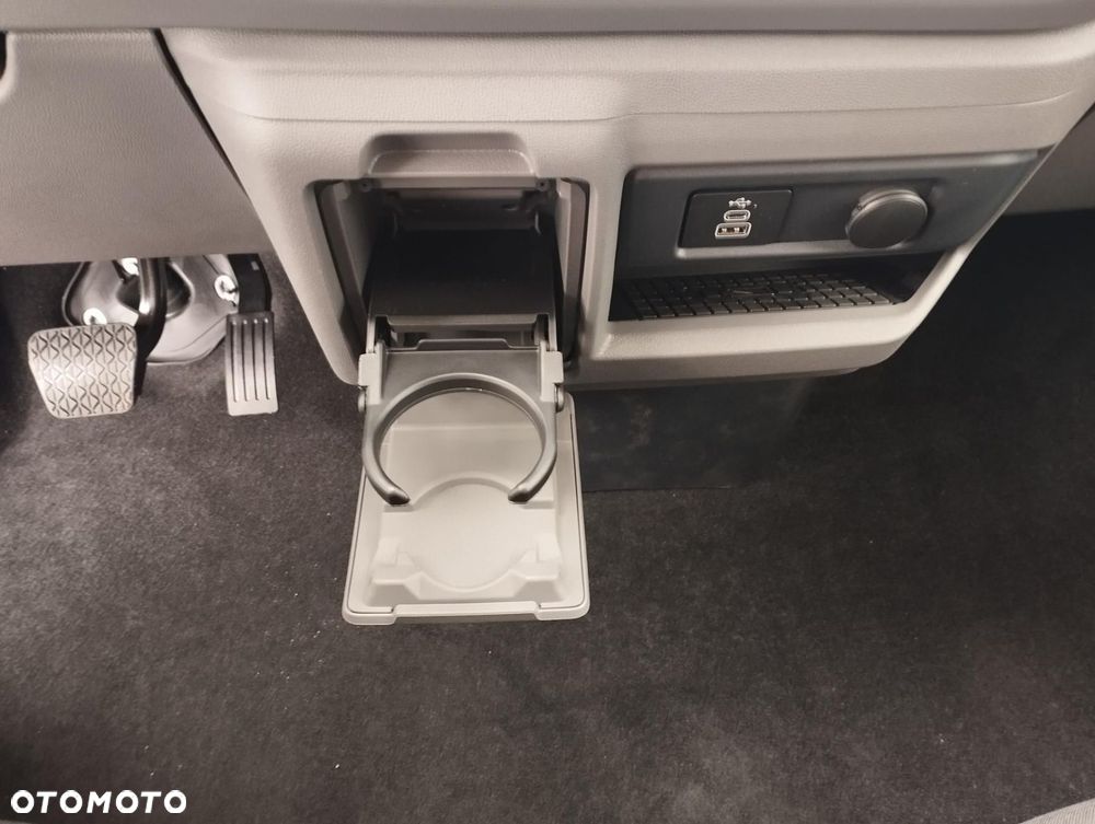 Volkswagen Caravelle - 15