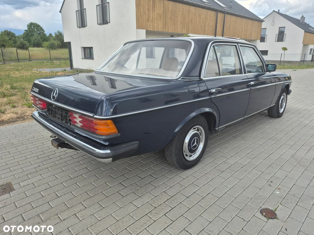 Mercedes-Benz W123 - 8