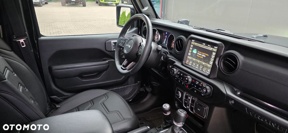 Jeep Wrangler - 25