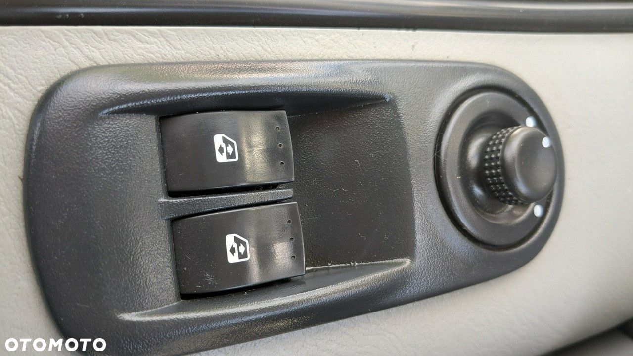 Opel Vivaro - 26