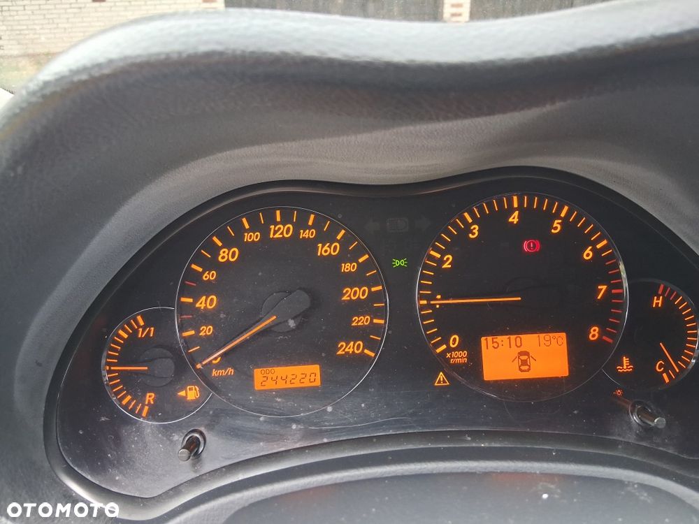 Toyota Avensis - 7