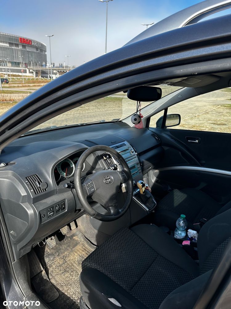 Toyota Corolla Verso 2.2 D-4D Premium 7os - 3