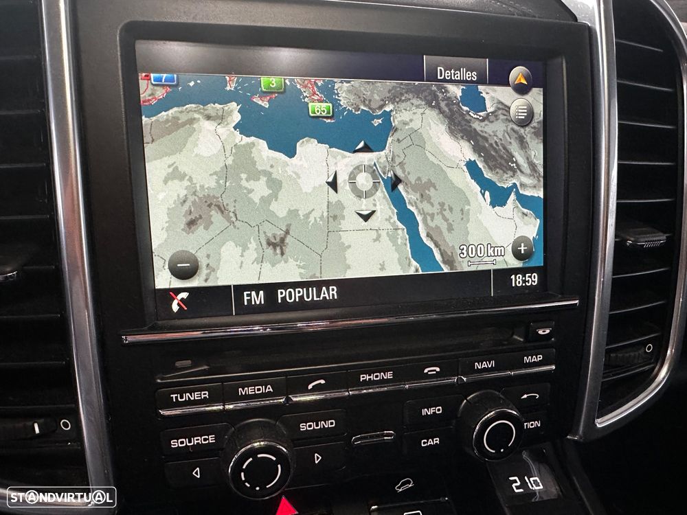 Porsche Cayenne - 20