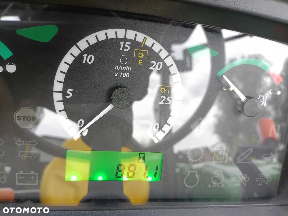 John Deere 5050E - 2