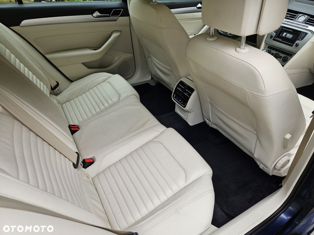 Volkswagen Passat - 6