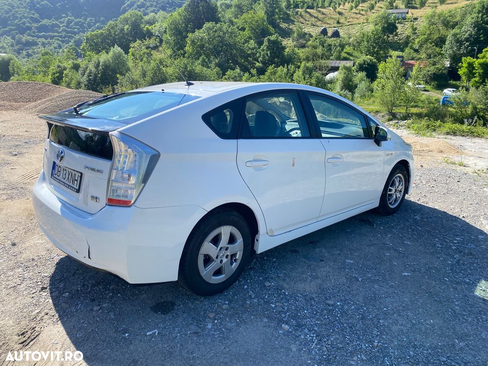 Toyota Prius (Hybrid) Luna - 6
