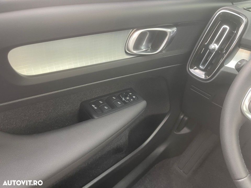 Volvo XC 40 B3 AT FWD MHEV Core - 21