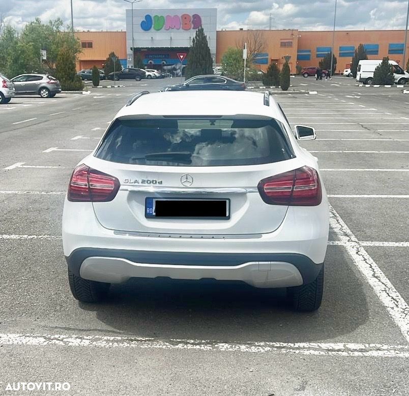 Mercedes-Benz GLA - 3