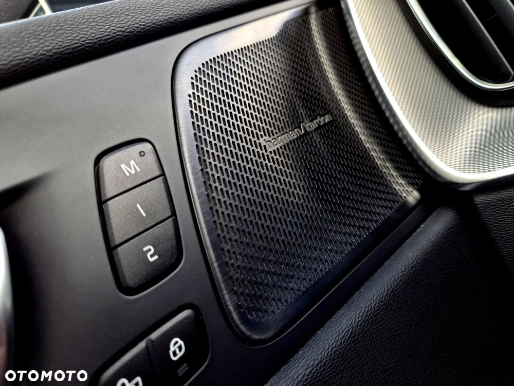 Volvo XC 60 B4 D Plus Dark - 18