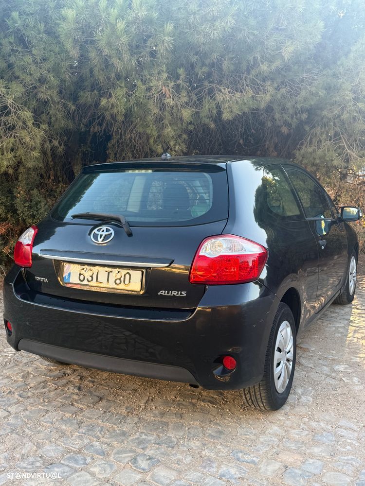 Toyota Auris 1.4 D-4D - 10