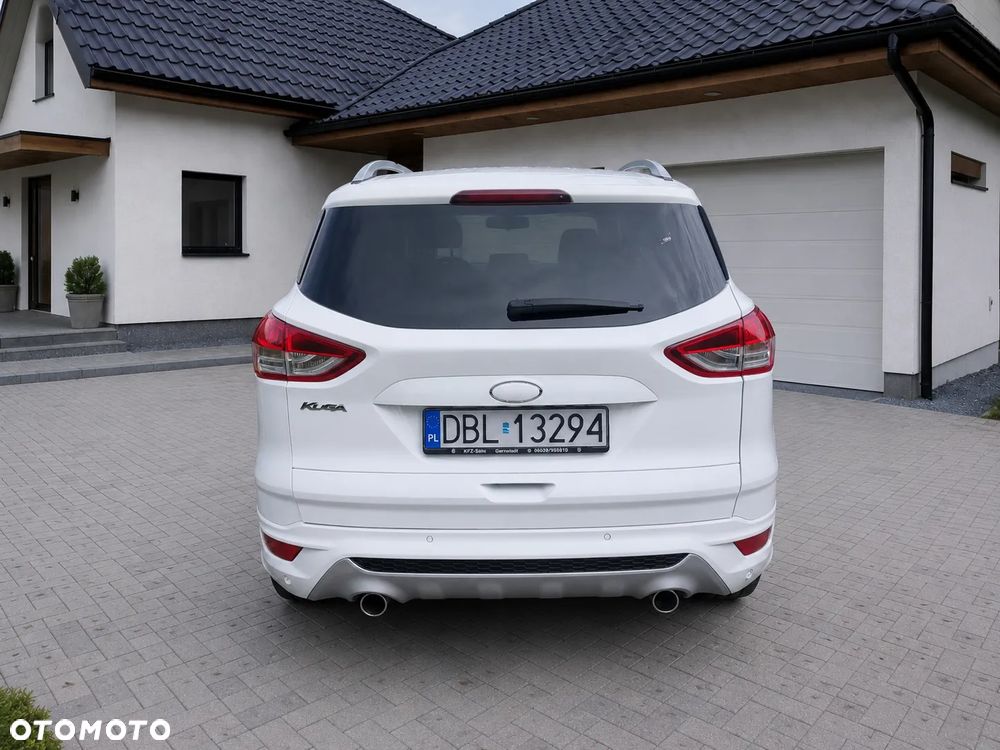 Ford Kuga 2.0 TDCi 2x4 Titanium - 4