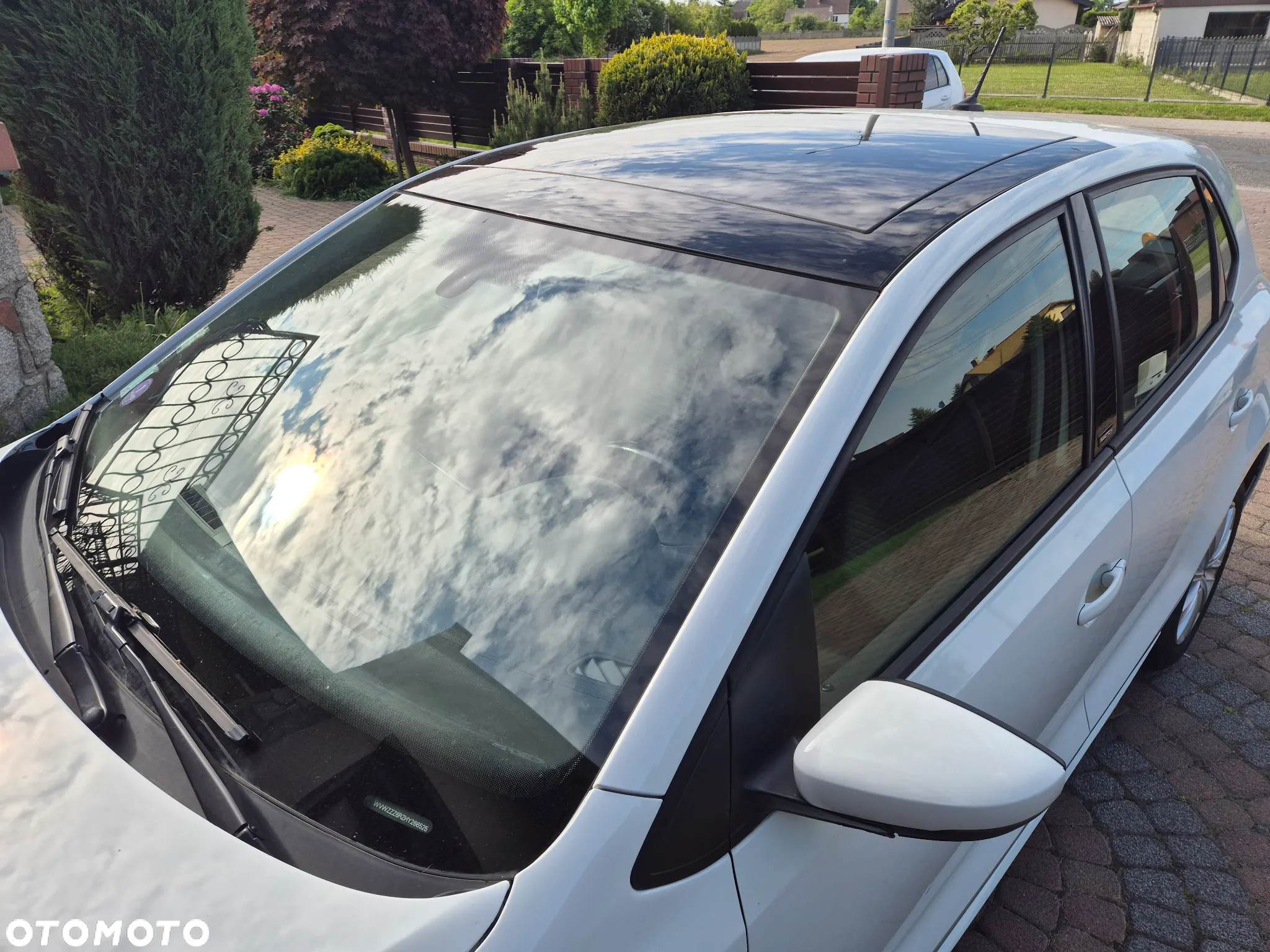 Volkswagen Polo 1.2 TSI MATCH - 12