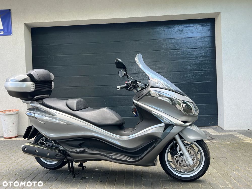 Piaggio X10 - 13