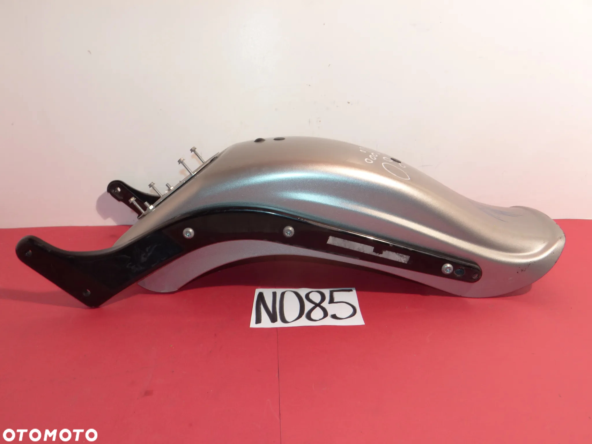 HARLEY SOFTAIL FXSTC CROSS BONES FLSTSB BŁOTNIK TYŁ LAMPA LISTWY SZABLE BŁOTNIKA SZEROKOŚĆ KOŁA TYŁ 200. N085 - 2