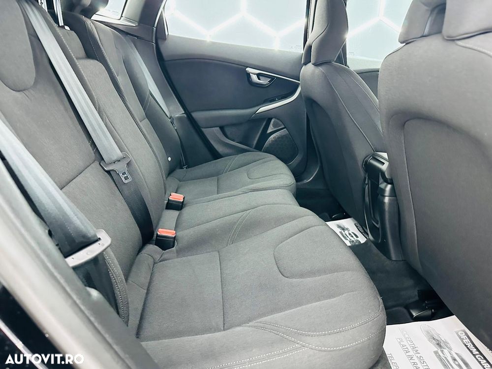 Volvo V40 D2 Kinetic - 8