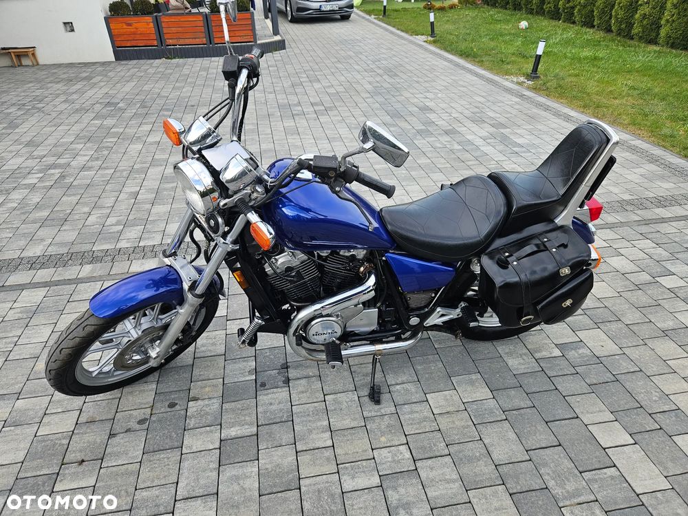 Honda VT - 12