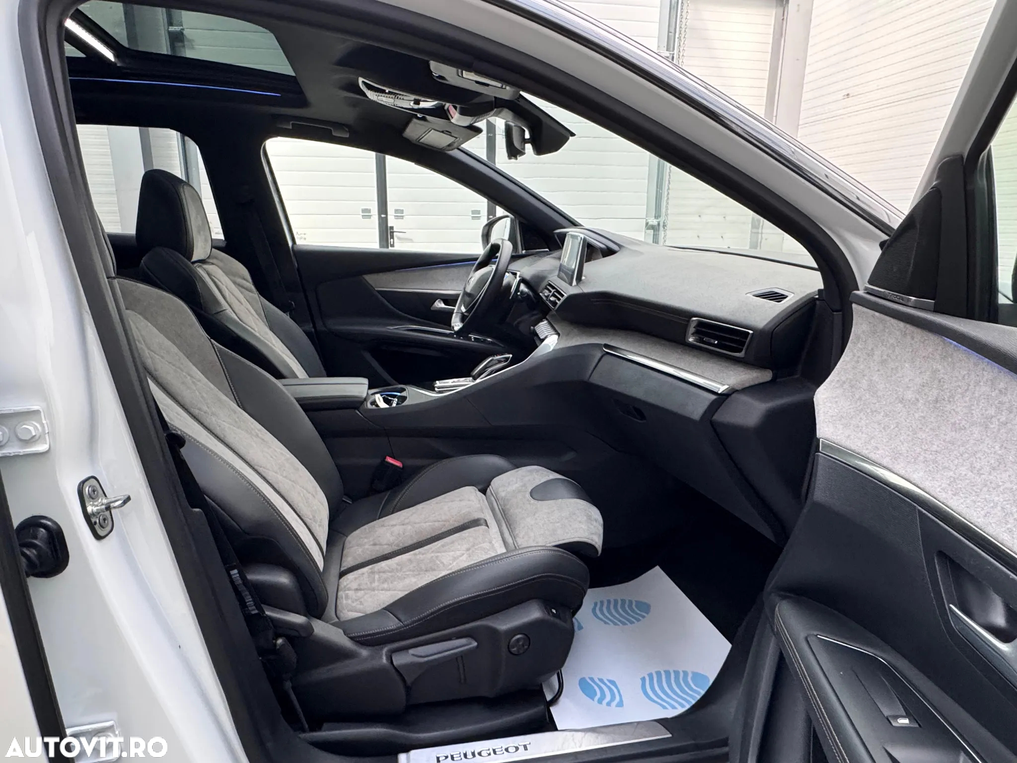 Peugeot 3008 Plug-In Hybrid 225 e-EAT8 GT - 24