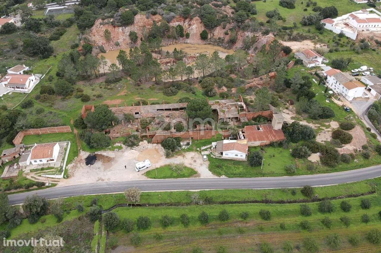 Armazém Industrial de 10.880m2, lote c/ 23.800m2, Vale Pegas, Paderne - Grande imagem: 2/17