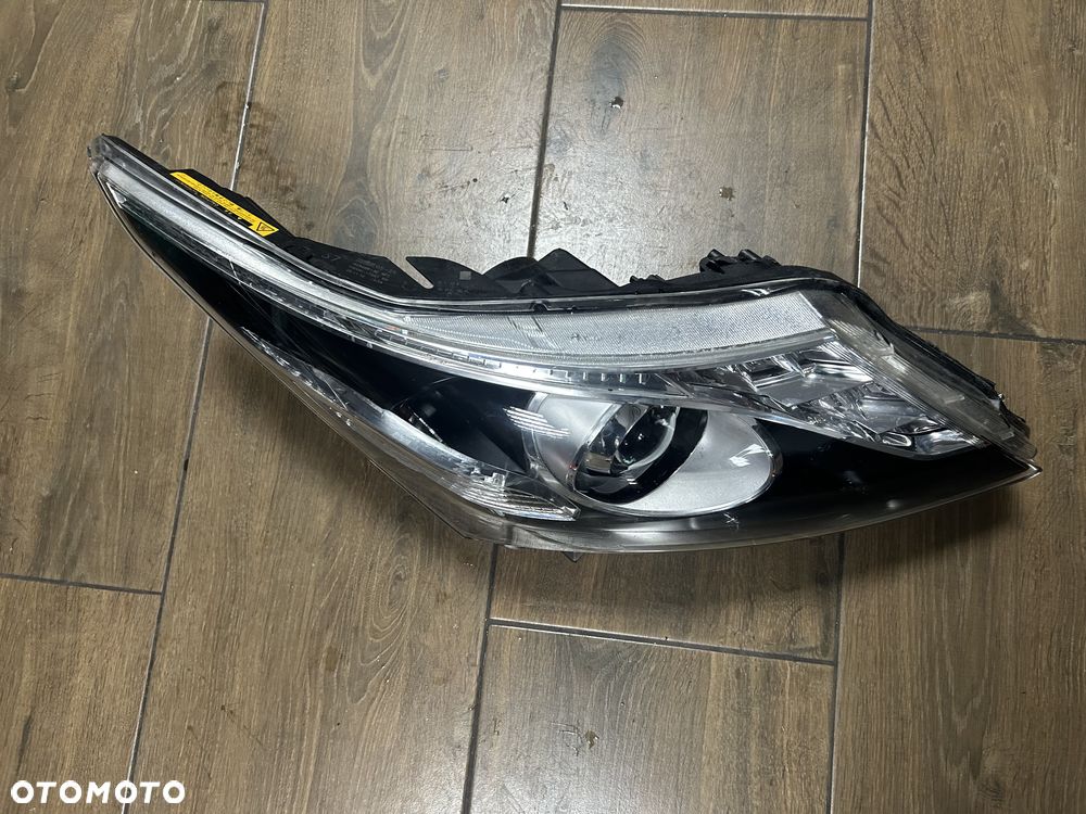 TOYOTA AVENSIS T27 LIFT 12-15 2012-2015 XENON PRAWA KOITO 05-28 ORG - 2