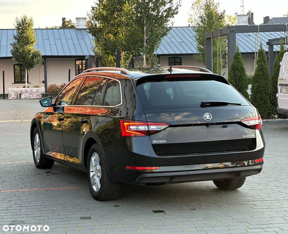 Skoda Superb Combi 2.0 TDI DSG Active - 6
