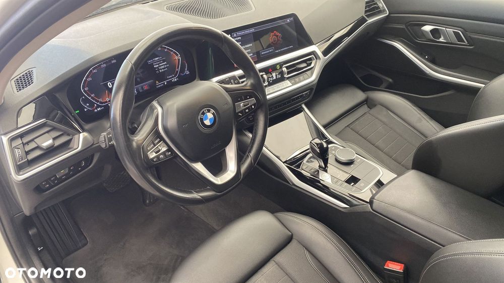 BMW Seria 3 320i Sport Line - 10