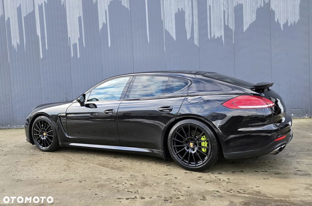 Porsche Panamera S - 4