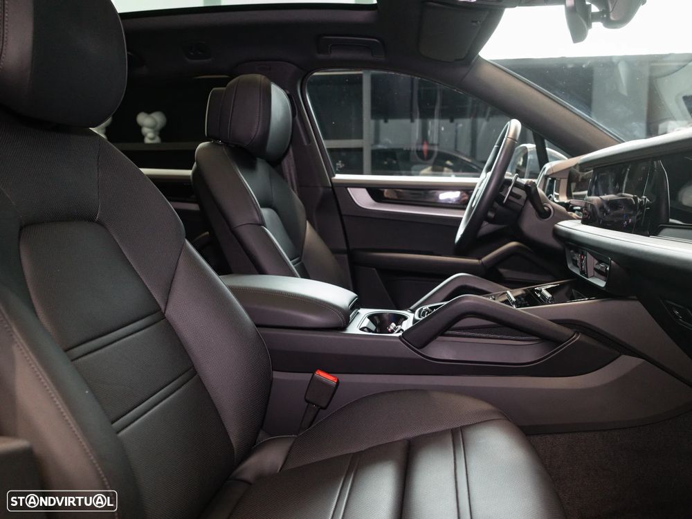 Porsche Cayenne Coupé E-Hybrid - 28