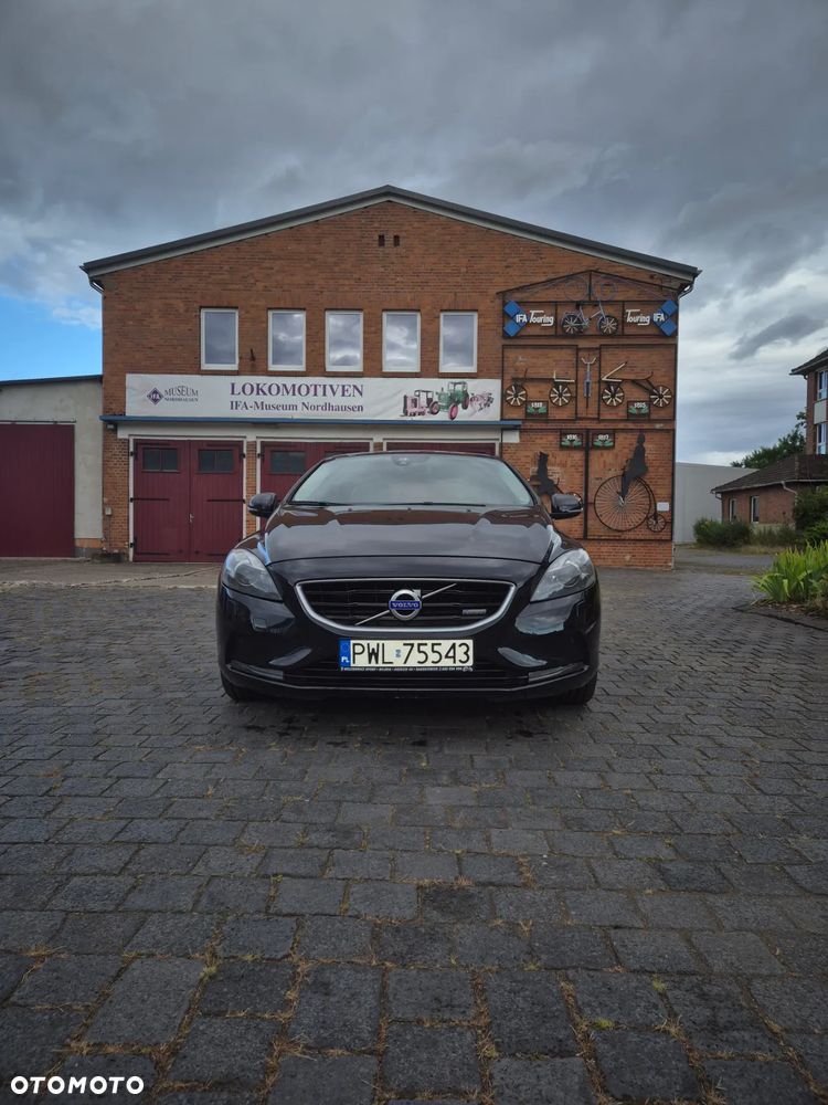 Volvo V40 D4 Drive-E R-Design Summum - 1