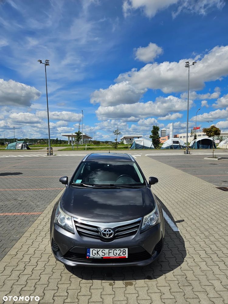 Toyota Avensis 1.8 Active - 11