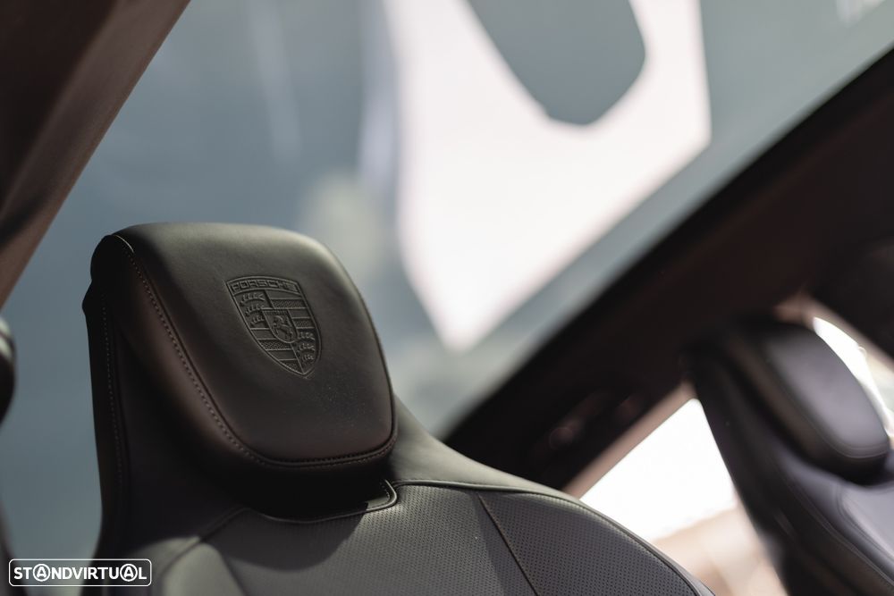 Porsche Taycan Sport Turismo - 13