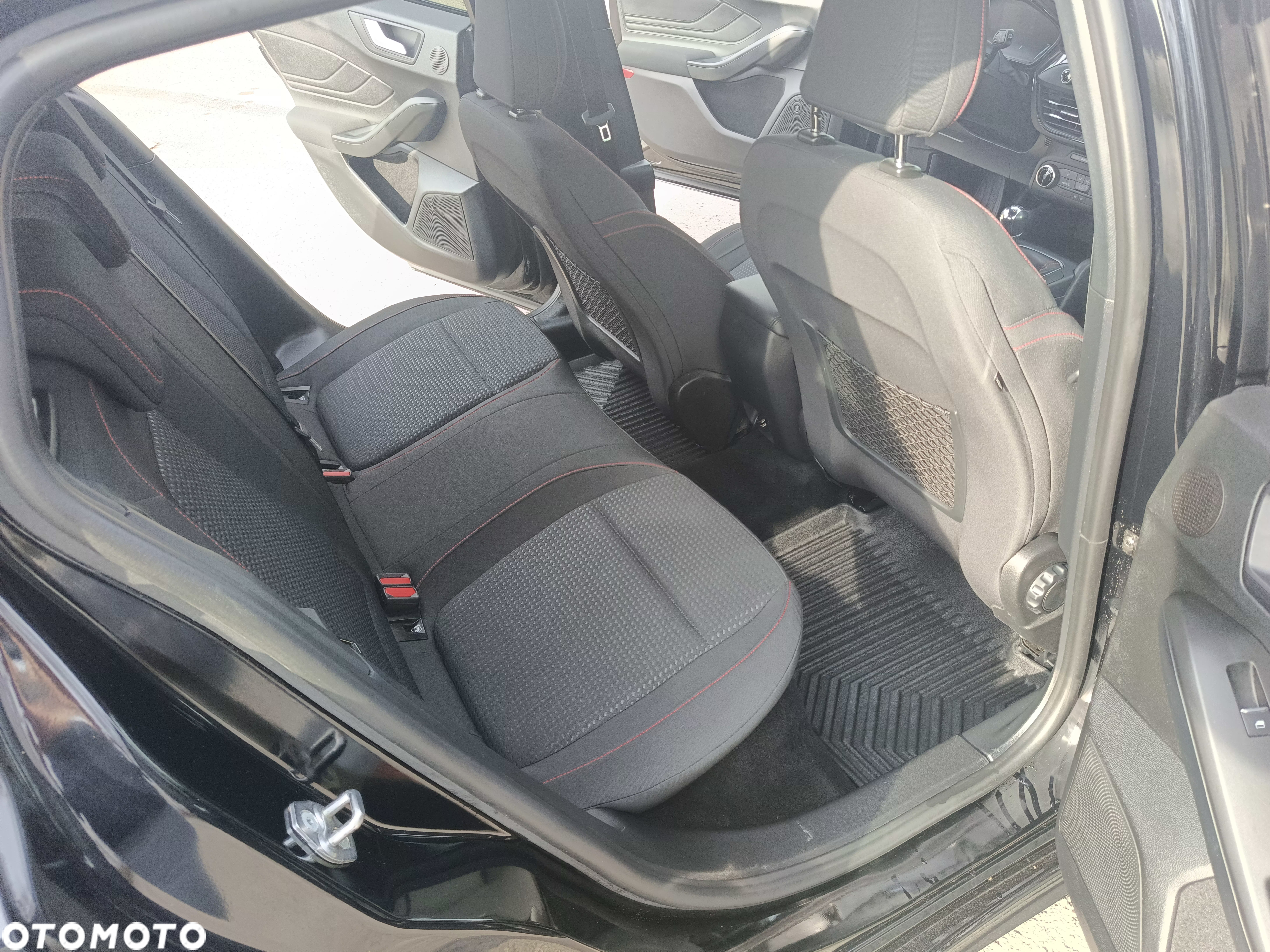 Ford Focus 1.5 EcoBoost Start-Stopp-System ST-LINE - 22