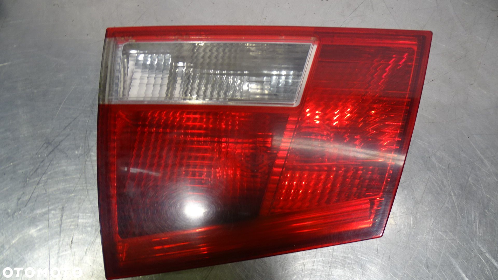 LAMPA PRAWA TYLNA W KLAPIE OPEL VECTRA C - 1