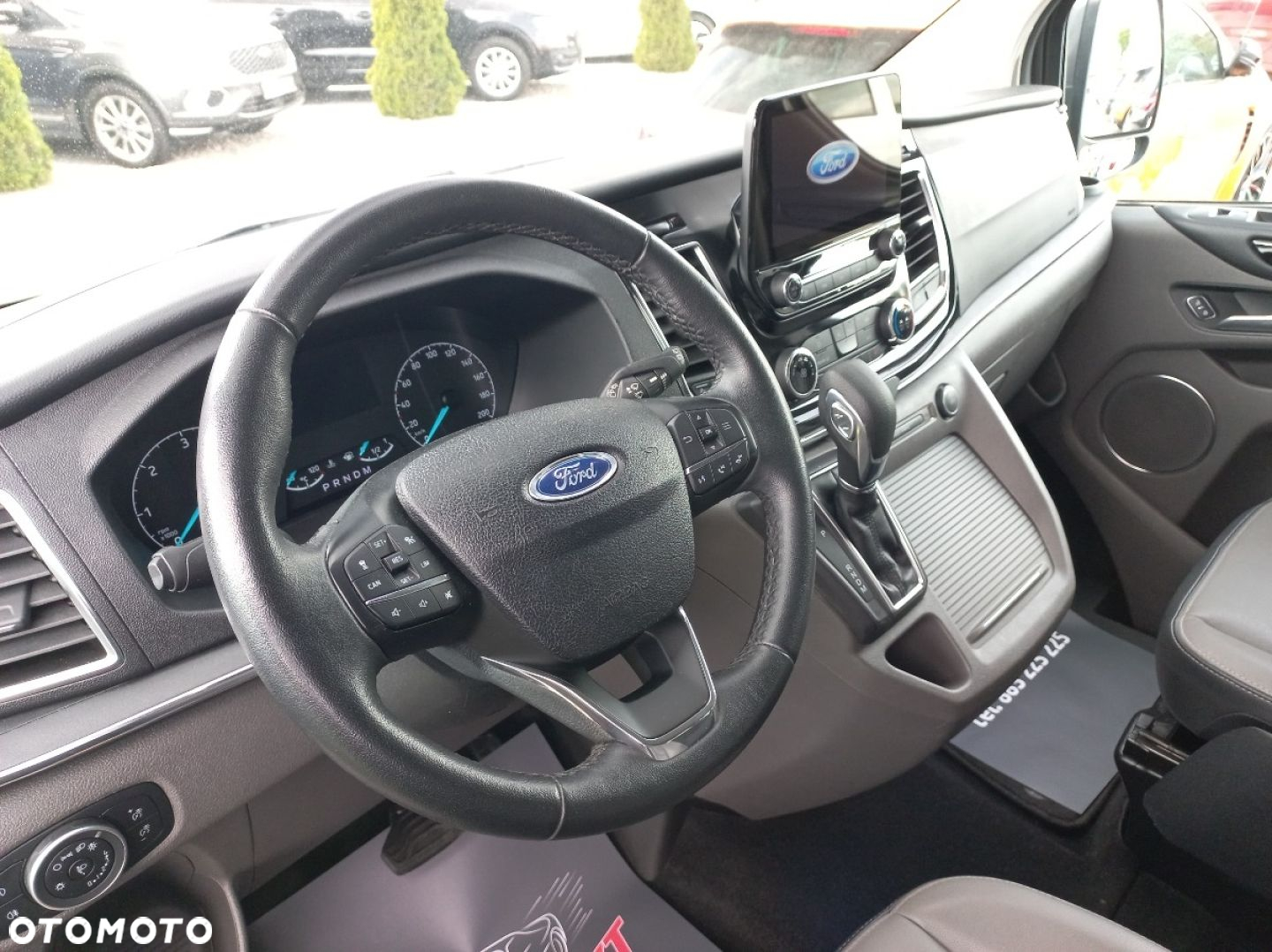 Ford Tourneo Custom - 13