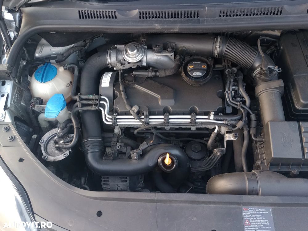Volkswagen Golf Plus 1.9 TDI Sportline - 8