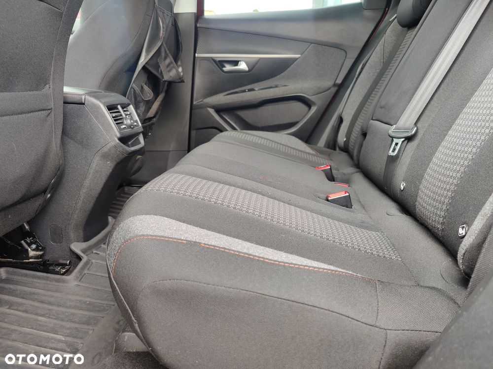 Peugeot 3008 1.6 BlueHDi Allure S&S EAT6 - 22